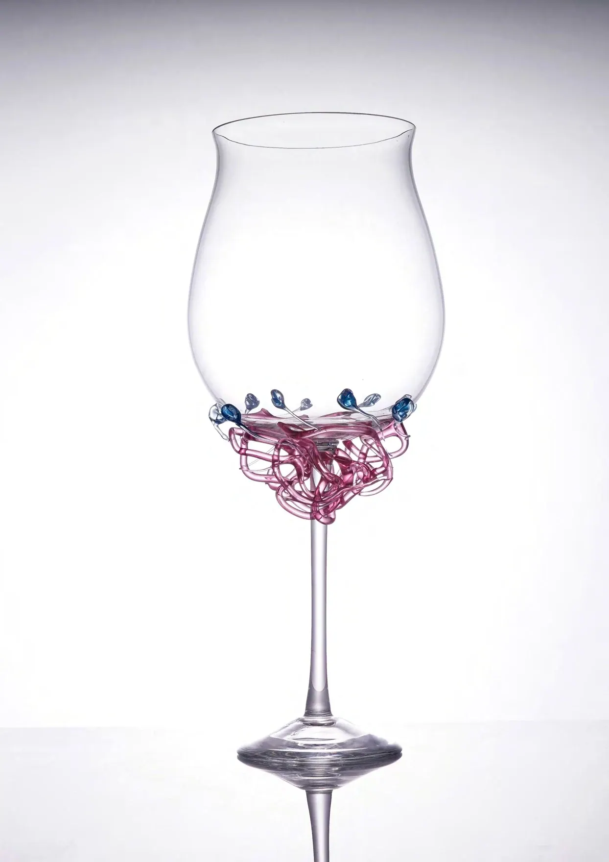 Nest wine glasses